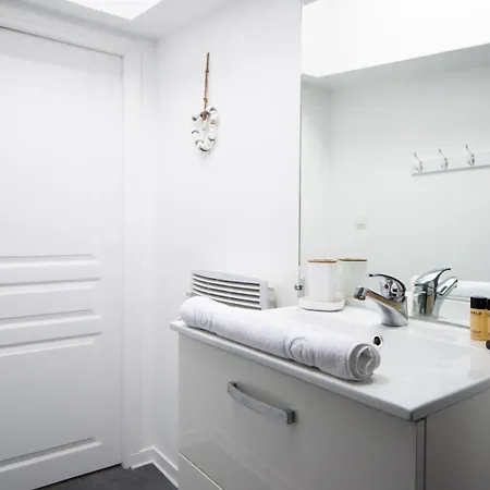 Amazing And Quiet Duplex In The Center ! Lägenhet *
